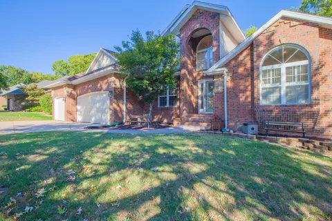 Exterior - 2546 S Chapel Dr, Springfield, MO 65809 photo 2 of 6