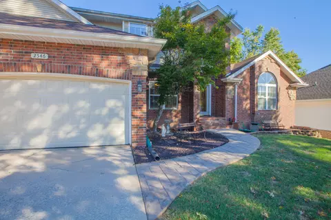 Exterior - 2546 S Chapel Dr, Springfield, MO 65809 photo 3 of 6