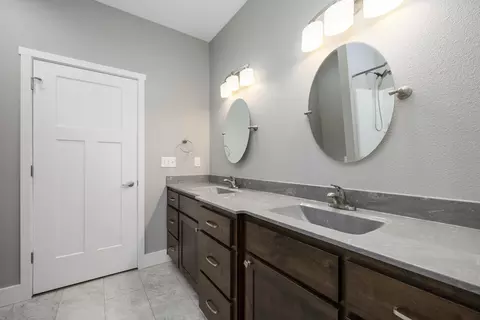 Bath - 1910 E Whetstone Dr, Ozark, MO 65721 photo 7 of 7