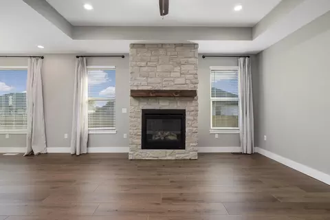 Living - 1910 E Whetstone Dr, Ozark, MO 65721 photo 5 of 7