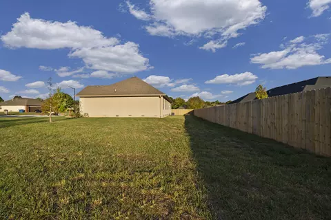 Exterior - 1910 E Whetstone Dr, Ozark, MO 65721 photo 7 of 10