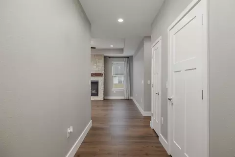 Entry Way - 1910 E Whetstone Dr, Ozark, MO 65721 photo 1 of 4