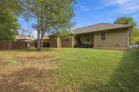 Exterior - 2107 S Fisk Ave, Springfield, MO 65807 photo 7 of 7