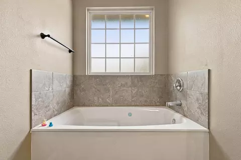 Bath - 2107 S Fisk Ave, Springfield, MO 65807 photo 3 of 5