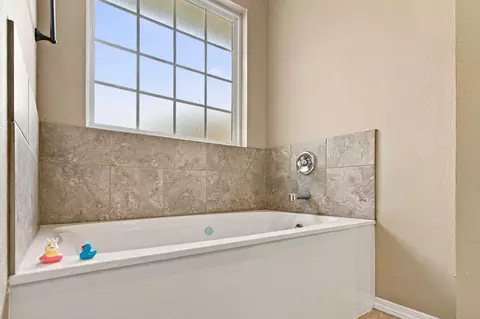 Bath - 2107 S Fisk Ave, Springfield, MO 65807 photo 2 of 5
