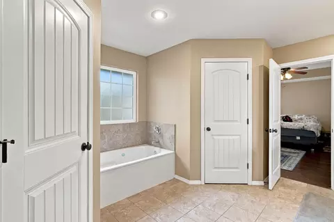 Entry Way - 2107 S Fisk Ave, Springfield, MO 65807 photo 1 of 2