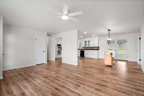 Living - 805 N 12th St, Ozark, MO 65721 photo 4 of 4