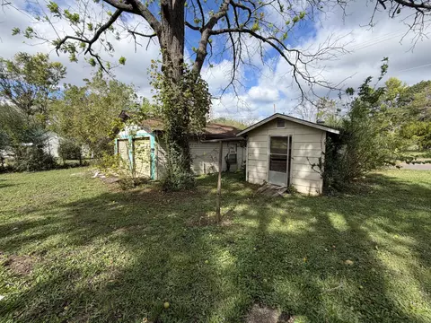 Exterior - 202 N Marr St, Mountain View, MO 65548 photo 4 of 9