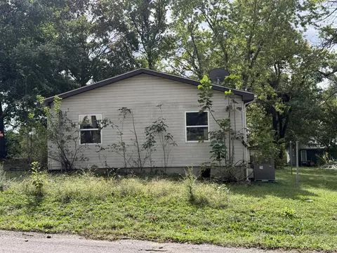 Exterior - 202 N Marr St, Mountain View, MO 65548 photo 8 of 9