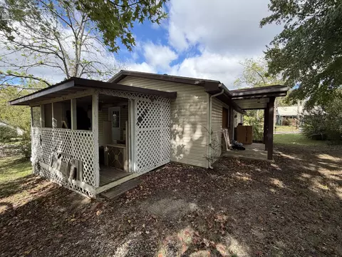 Exterior - 202 N Marr St, Mountain View, MO 65548 photo 3 of 9