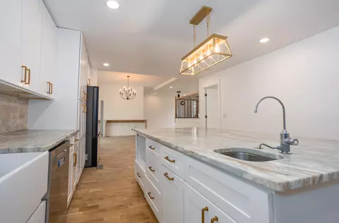 Kitchen - 1665 N State Hwy 125, Rueter, MO 65744 photo 4 of 5