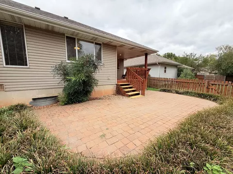 Exterior - 4210 S Mentor Ave, Springfield, MO 65804 photo 7 of 8