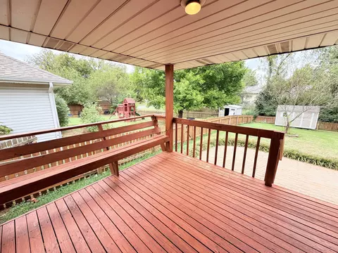 Exterior - 4210 S Mentor Ave, Springfield, MO 65804 photo 4 of 8