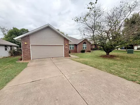 Exterior - 4210 S Mentor Ave, Springfield, MO 65804 photo 3 of 8