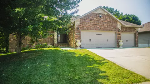 Exterior - 5618 E Pearson Pkwy, Strafford, MO 65757 photo 2 of 18