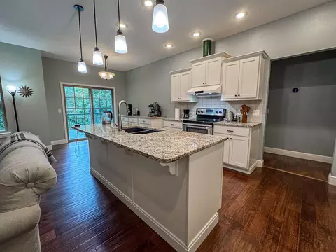 Kitchen - 5618 E Pearson Pkwy, Strafford, MO 65757 photo 1 of 5