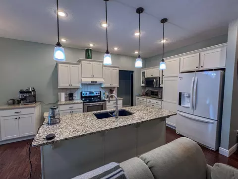 Kitchen - 5618 E Pearson Pkwy, Strafford, MO 65757 photo 2 of 5