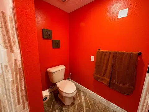 Bath - 5618 E Pearson Pkwy, Strafford, MO 65757 photo 6 of 6