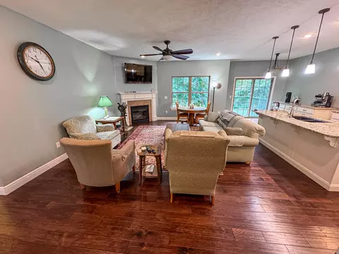 Living - 5618 E Pearson Pkwy, Strafford, MO 65757 photo 2 of 7