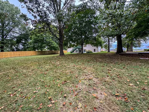 Exterior - 5618 E Pearson Pkwy, Strafford, MO 65757 photo 7 of 16