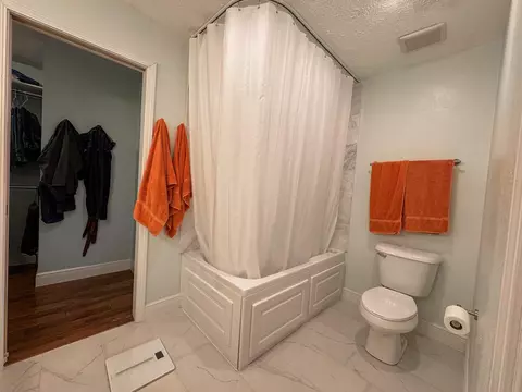 Bath - 5618 E Pearson Pkwy, Strafford, MO 65757 photo 2 of 6