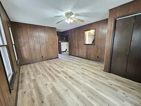 Living - 314 E Jackson St, Marshfield, MO 65706 photo 3 of 4
