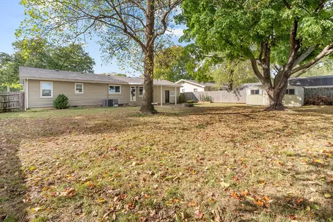 Exterior - 514 S Belcrest Ave, Springfield, MO 65802 photo 6 of 8