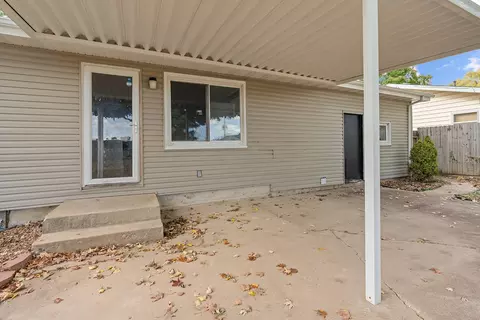 Exterior - 514 S Belcrest Ave, Springfield, MO 65802 photo 3 of 8