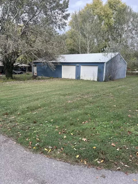 1406 S Mcphail Dr, Aurora, MO 65605 photo 6