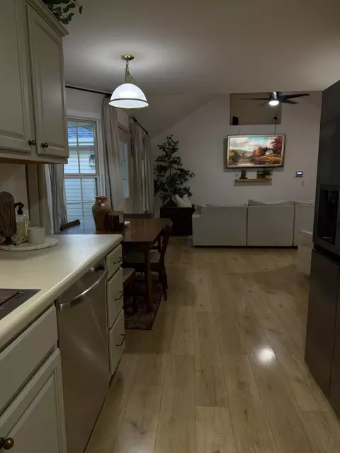 Kitchen - 918 W Dustin Ln, Nixa, MO 65714 photo 4 of 4
