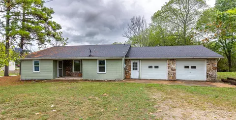 102 S Vandiver Ave, West Plains, MO 65775