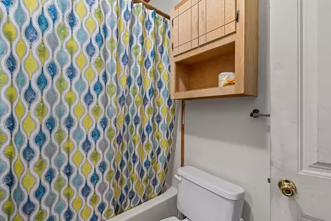 Bath - 1503 N Clay Ave, Springfield, MO 65803 photo 3 of 3