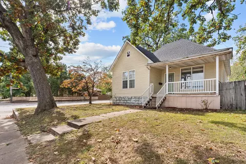 Exterior - 1503 N Clay Ave, Springfield, MO 65803 photo 3 of 8
