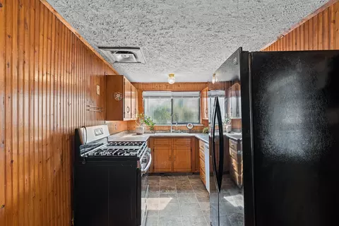 Kitchen - 1503 N Clay Ave, Springfield, MO 65803 photo 1 of 4