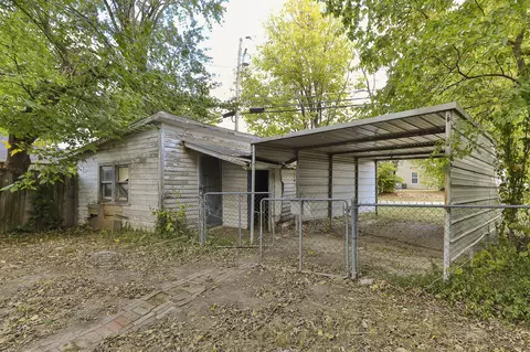 Exterior - 309 Jasper St, Aurora, MO 65605 photo 8 of 8