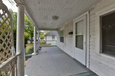Exterior - 309 Jasper St, Aurora, MO 65605 photo 3 of 8