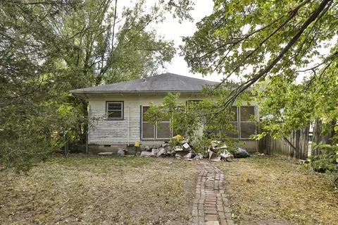 Exterior - 309 Jasper St, Aurora, MO 65605 photo 5 of 8