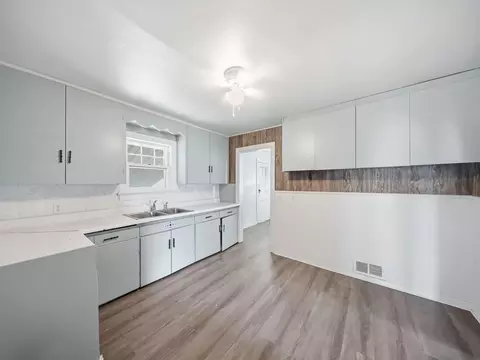 Kitchen - 2303 N Farmer Ave, Springfield, MO 65803 photo 1 of 1