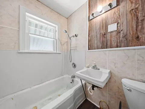 Bath - 2303 N Farmer Ave, Springfield, MO 65803 photo 1 of 1