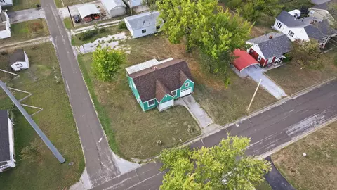 View/Area - 2303 N Farmer Ave, Springfield, MO 65803 photo 1 of 2