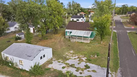 View/Area - 2303 N Farmer Ave, Springfield, MO 65803 photo 2 of 2
