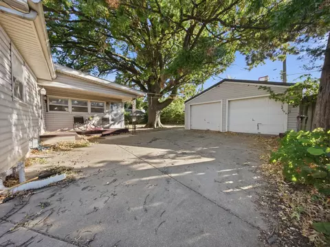 Exterior - 1738-1742 S Montebello Ave, Springfield, MO 65807 photo 7 of 8