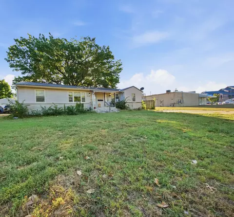 Exterior - 1738-1742 S Montebello Ave, Springfield, MO 65807 photo 4 of 8
