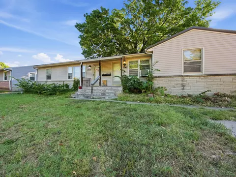 Exterior - 1738-1742 S Montebello Ave, Springfield, MO 65807 photo 5 of 8