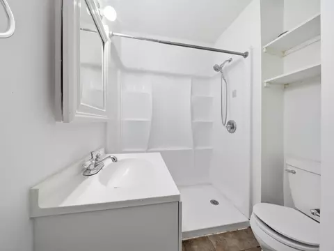 Bath - 1738-1742 S Montebello Ave, Springfield, MO 65807 photo 3 of 3