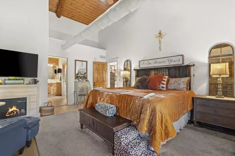 Bedroom - 25643 Kings River Rd, Shell Knob, MO 65747 photo 2 of 2
