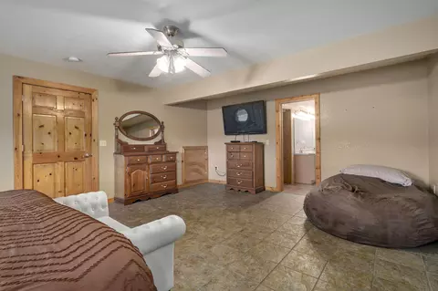 Bedroom - 9064 State Highway V, Galena, MO 65656 photo 3 of 7