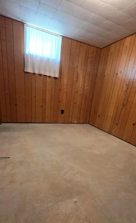 Bedroom - 210 S Forest Ln, Republic, MO 65738 photo 8 of 8