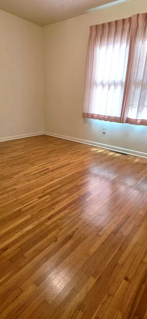 Bedroom - 210 S Forest Ln, Republic, MO 65738 photo 5 of 8