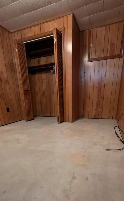 Bedroom - 210 S Forest Ln, Republic, MO 65738 photo 7 of 8